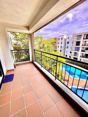 Property grounds - Modern apartment in Cali with 3 comfortable beds & AC in all rooms (Cali)