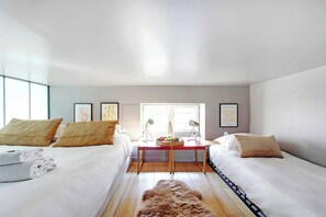 Apartment | 2 bedrooms, laptop workspace, iron/ironing board, bed sheets