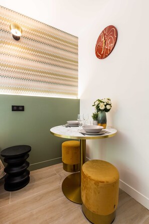 Apartment | Dining - Cosy Studio - 2P - Exhibitions Park (Paris)