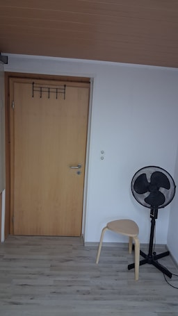 Interior. 5 minutes from the train station 1 room apartment in a quiet location