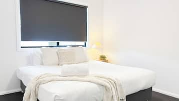 4 bedrooms, iron/ironing board, bed sheets