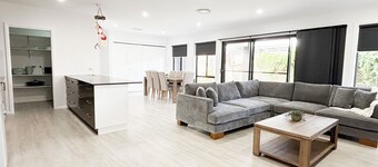 19 Morris Crescent, Gobbagombalin