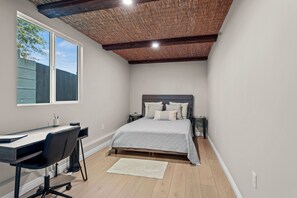 1 bedroom, iron/ironing board, Internet