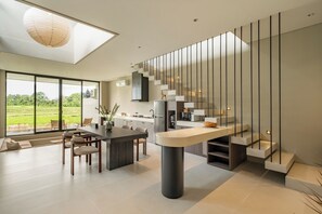 Mikroaaltouuni, liesi