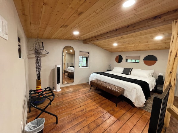 1 bedroom, bed sheets