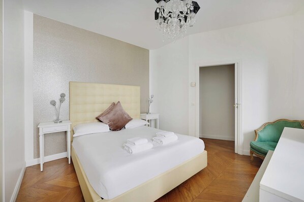 Apartment | 2 bedrooms, laptop workspace, iron/ironing board, bed sheets