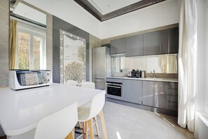 Apartment | Private kitchen | Fridge, microwave, oven, stovetop