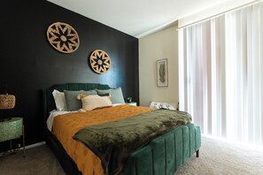 2 bedrooms, iron/ironing board, WiFi, bed sheets - Marvelous 2BR/2BA Apartment (Los Angeles)