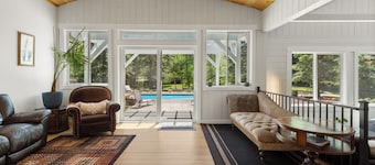 Shangri-La Sonoma - 5BR 4BA Redwood Retreat w/ Heated Pool