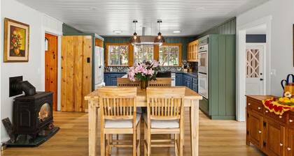 6bd/4ba Redwood Lodge Retreat w/Pool