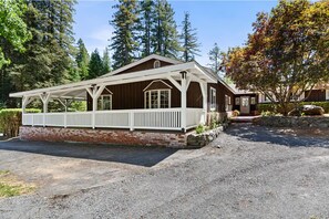 Exterior - 4+bd/3ba Redwood Retreat w/pool (Sebastopol)