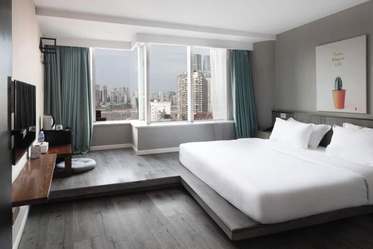 Superior Room | In-room safe, desk, blackout curtains, iron/ironing board