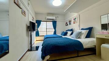 Basic Triple Room | Desk, free WiFi