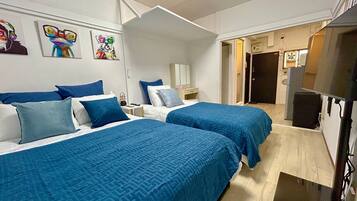 Basic Triple Room | Desk, free WiFi