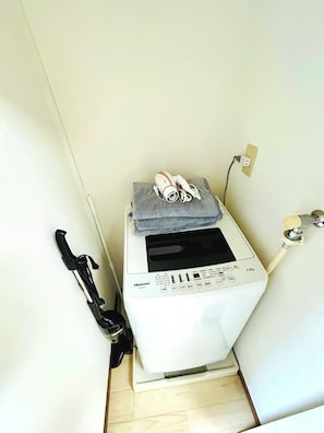 Basic Triple Room | Laundry