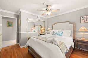 5 bedrooms, desk, iron/ironing board, free WiFi - Family Retreat  ，Bocce Ball, BBQ, Game Room & Decks (Pomona)