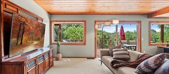 Family Retreat  ，Bocce Ball, BBQ, Game Room & Decks