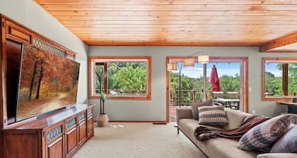 Family Retreat ,Bocce Ball, BBQ, Game Room & Decks