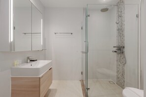Apartment, Balcony | Bathroom