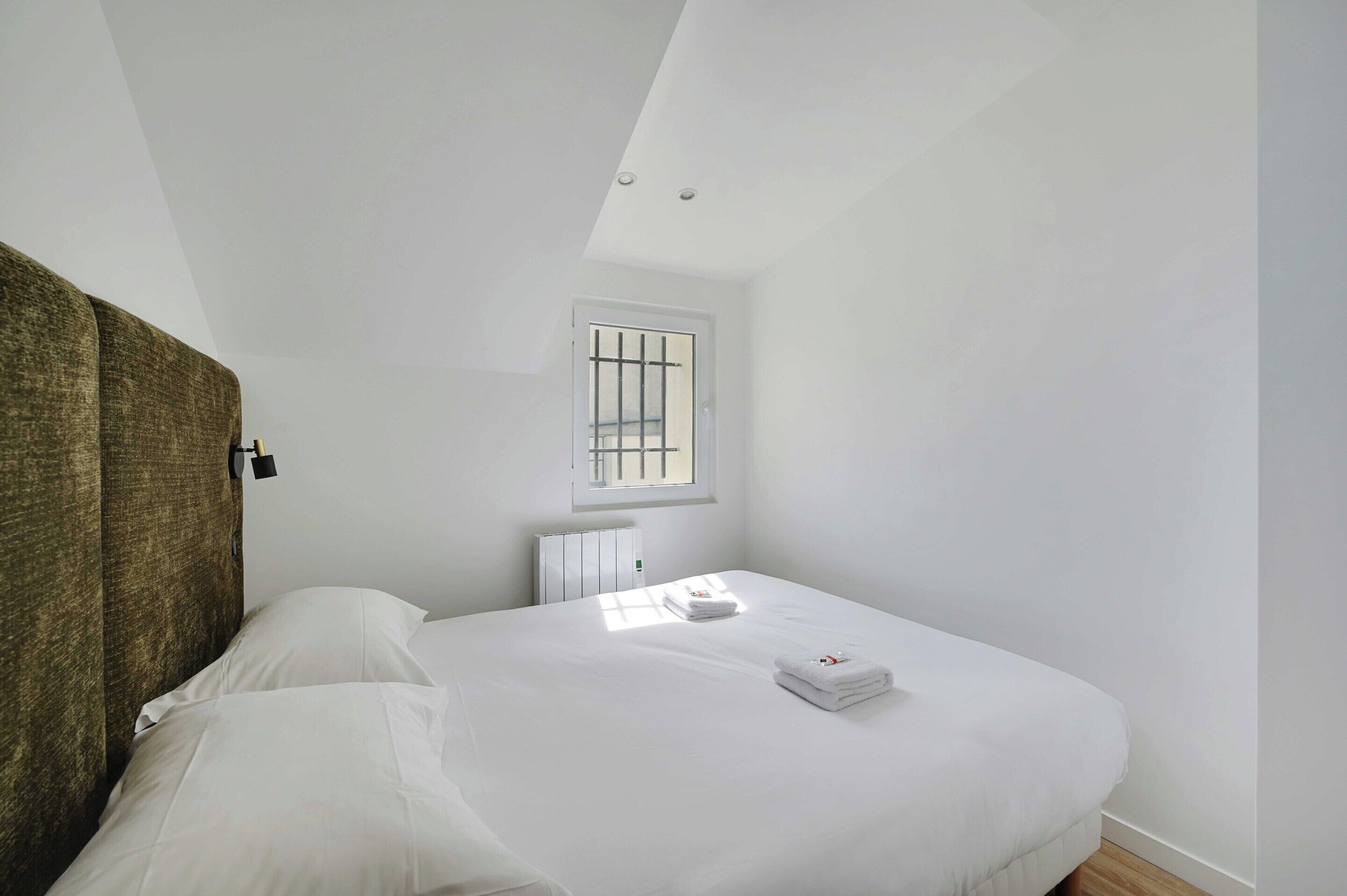 1 bedroom, laptop workspace, iron/ironing board, bed sheets