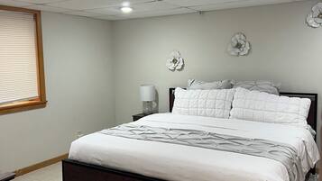 5 bedrooms, iron/ironing board, free WiFi, bed sheets