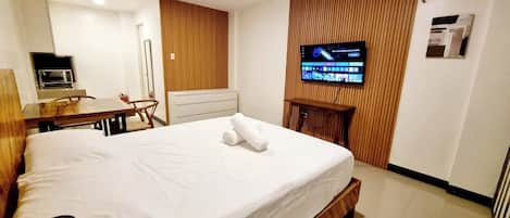 Deluxe Studio Suite
