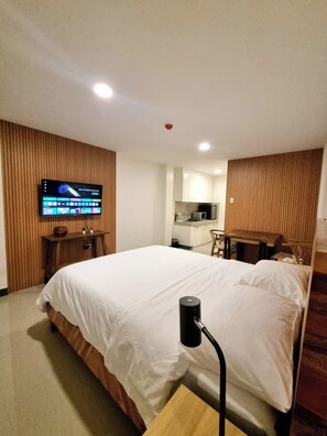 Studiosvit Deluxe | Skrivbord, mörkläggningsgardiner, strykjärn/strykbräda och gratis wi-fi