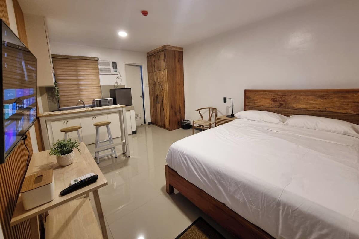 Desk, blackout drapes, iron/ironing board, free WiFi