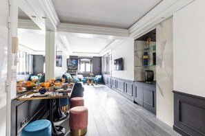 Apartment | Interior - Modern Apartment - 1br/4p - Pereire (Paris)