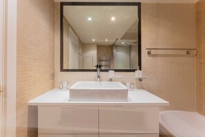 Apartment | Bathroom - Cosy Apartment ac. Balcony - 1br/4p - Eiffel Tower (Paris)