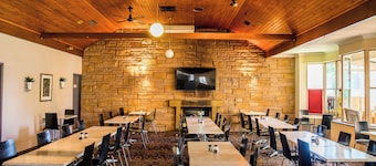 Lilac City Motor Inn 1 Room Family 8