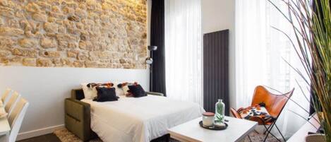 Apartment | 2 bedrooms, laptop workspace, iron/ironing board, bed sheets