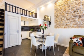 Apartment | Dining