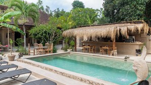 حمّام سباحة خارجي