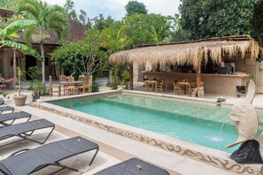 Outdoor pool - The House of The Rising Tide Boutique Hotel (Lembongan Island)