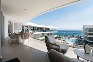 Outdoor dining - Oceanfront 3BR Penthouse | ONE Mambo 42 by Bocobay (Willemstad)