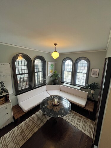  The Historic Mazer Mansion