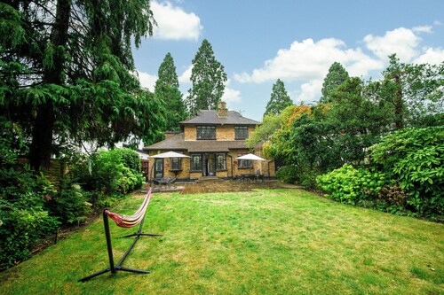 Beautiful Tudor House - 15 mins to Wembley Stadium