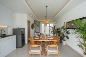 Superior Townhome, Pool View | Dining room