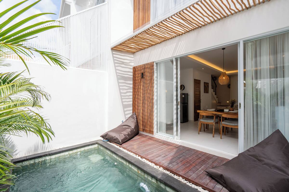 Maison en rangée supérieure, vue sur la piscine | Terrasse/patio