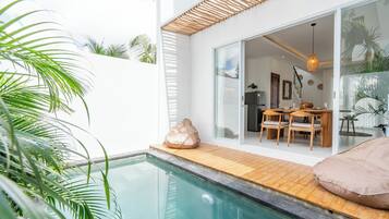 Maison mitoyenne Supérieure, vue piscine | Terrasse/Patio