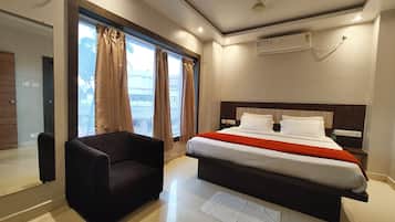 Economy Double Room | Hypo-allergenic bedding, desk, free WiFi