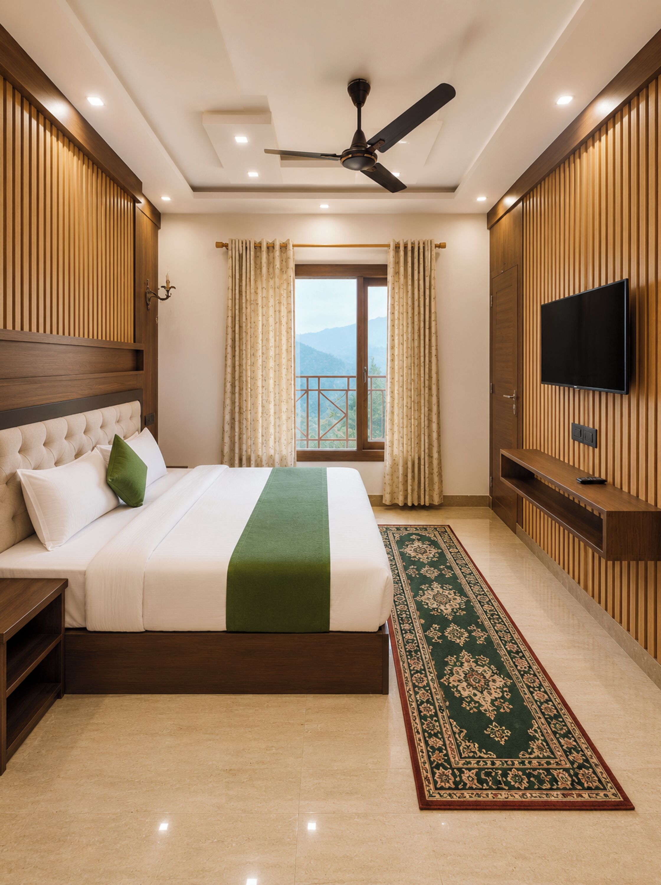 Hypo-allergenic bedding, desk, soundproofing, free WiFi