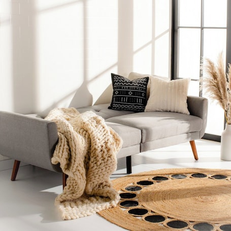 Smart TV. "The Haven" - Modern Cozy 2BR/1B
2BR - 1 King Bed, 2 Double Bed