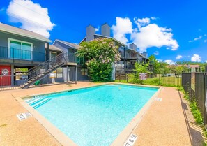 Pool - "The Haven" - Modern Cozy 2BR/1B
2BR - 1 King Bed, 2 Double Bed (Austin)