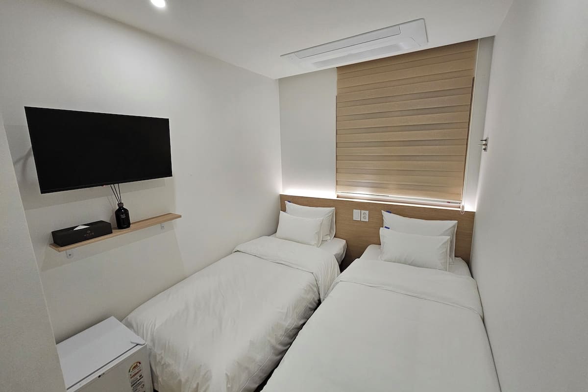 Standard Twin Room | Free WiFi