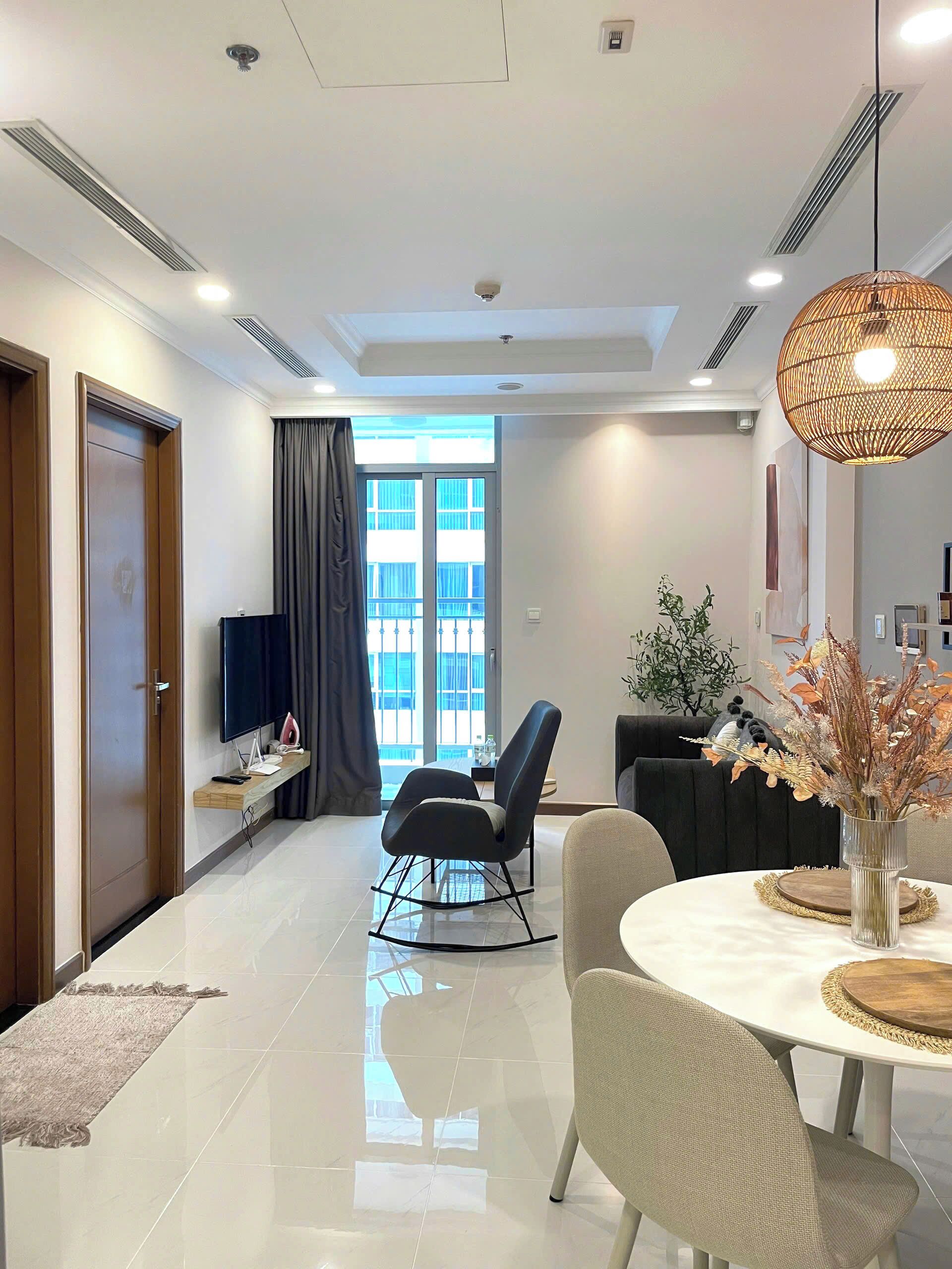 Luxury Apartment, Balcony, Courtyard View | Living area