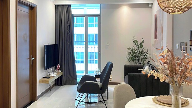 Luksusleilighet, balkong, bakgårdsutsikt | Oppholdsområde