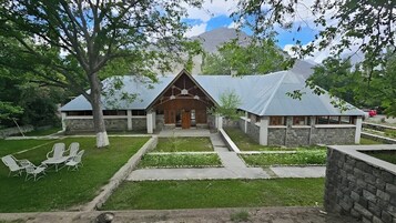 Fachada de la propiedad