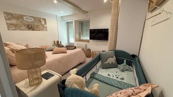 4 Schlafzimmer, Zimmersafe, BĂŒgeleisen/BĂŒgelbrett, kostenloses WLAN